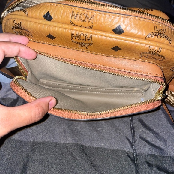 MCM Small Klassik Visetos Crossbody Bag - Picture 3 of 4